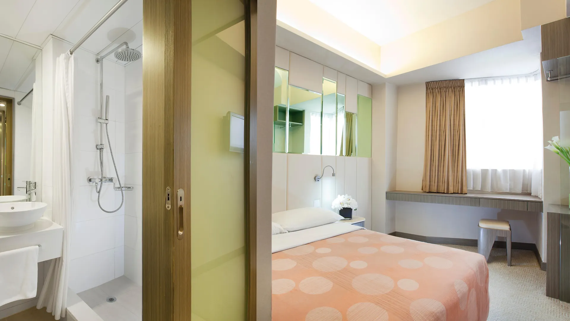 Silka Seaview Hotel Hong Kong 3*,