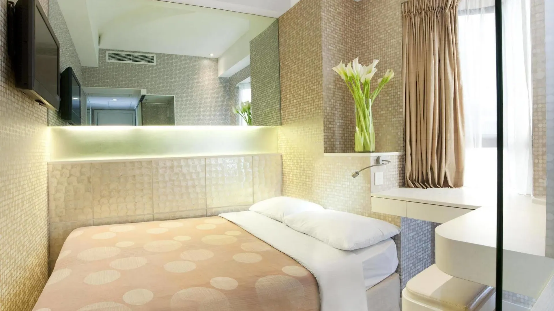 ***  Silka Seaview Hotel Hong Kong China